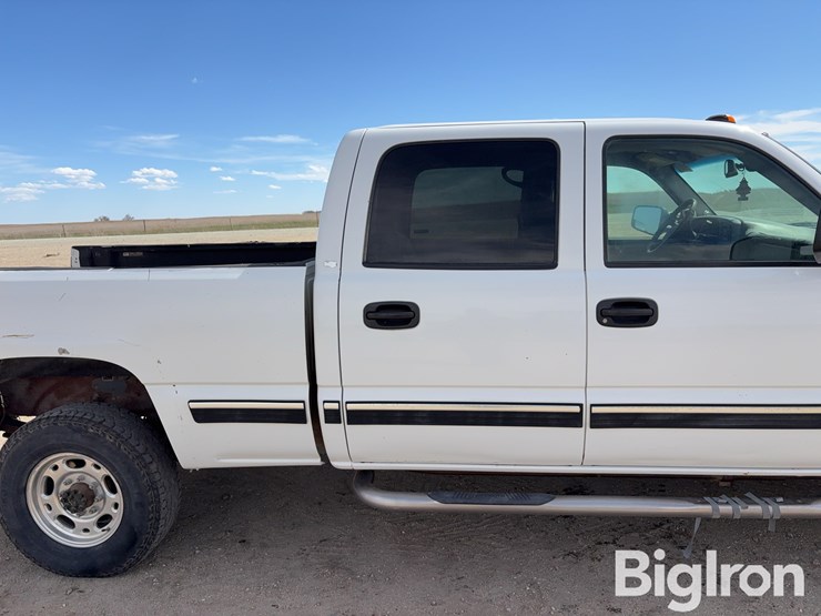 2002-chevrolet-silverado-2500-image-15