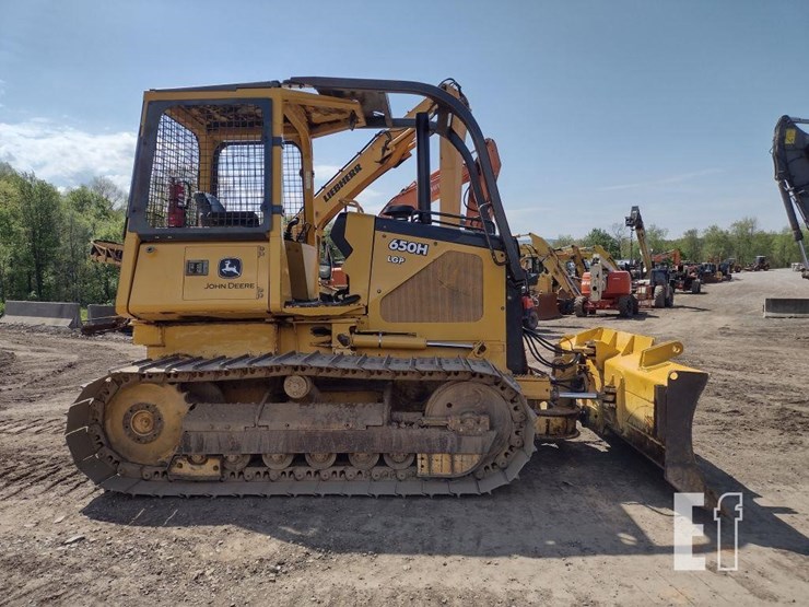 2004-deere-650h-image-3