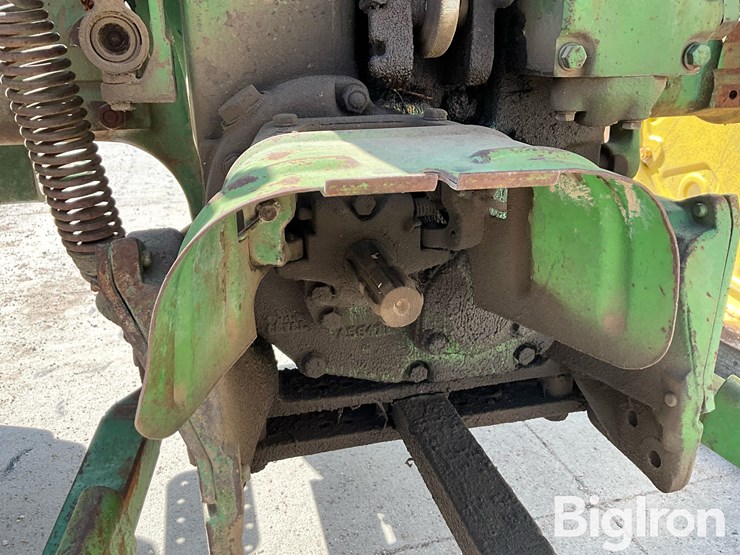 1958-john-deere-620-image-11