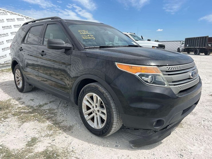 2015-ford-explorer-image-2