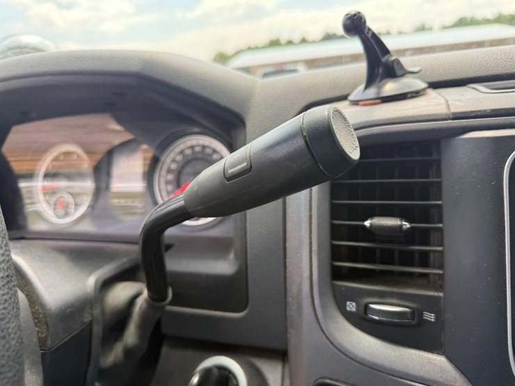 2014-dodge-1500-image-44