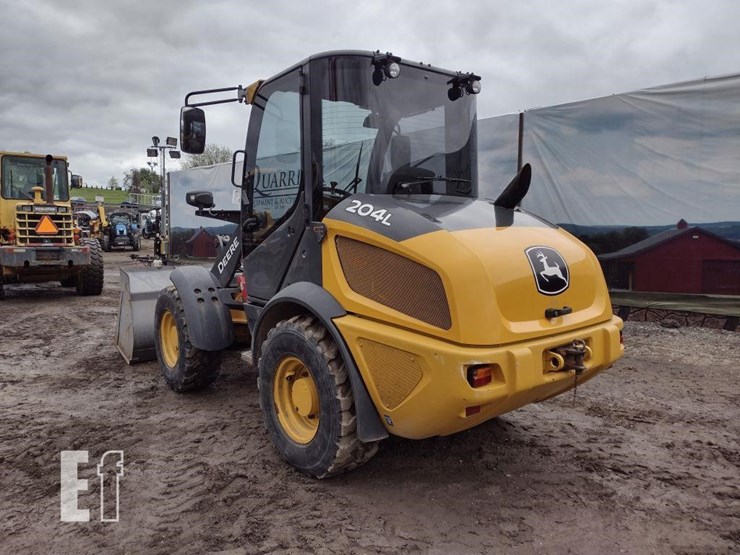 deere-204l-image-40