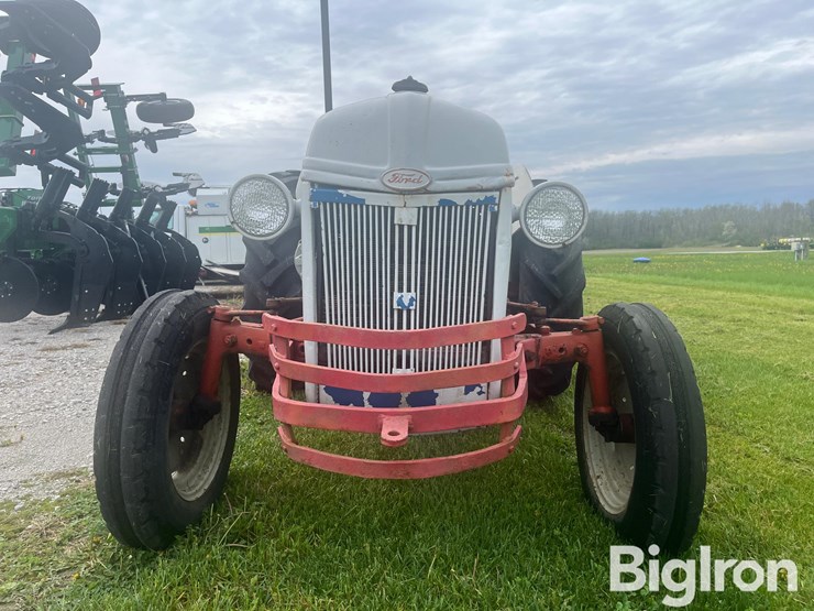 1947-ford-8n-image-2
