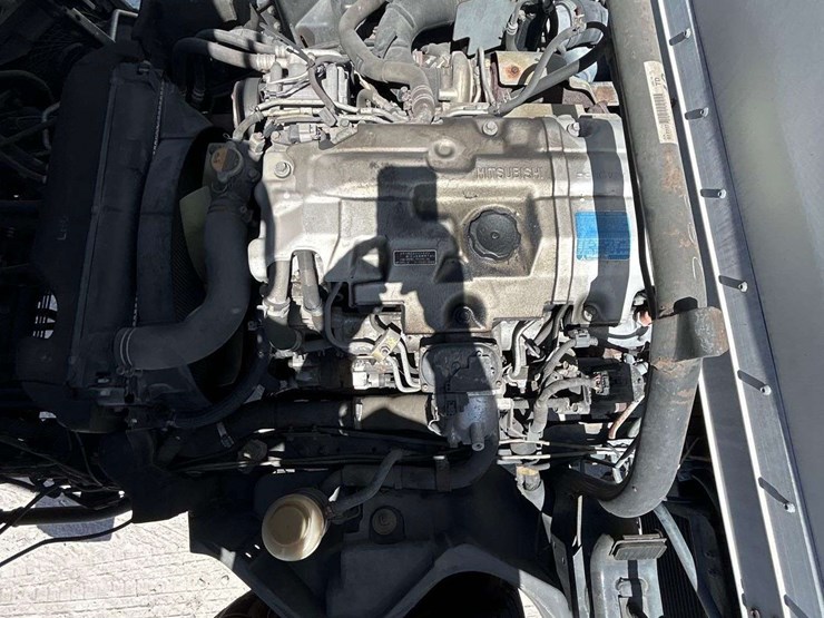 2007-mitsubishi-fuso-fe84d-image-9