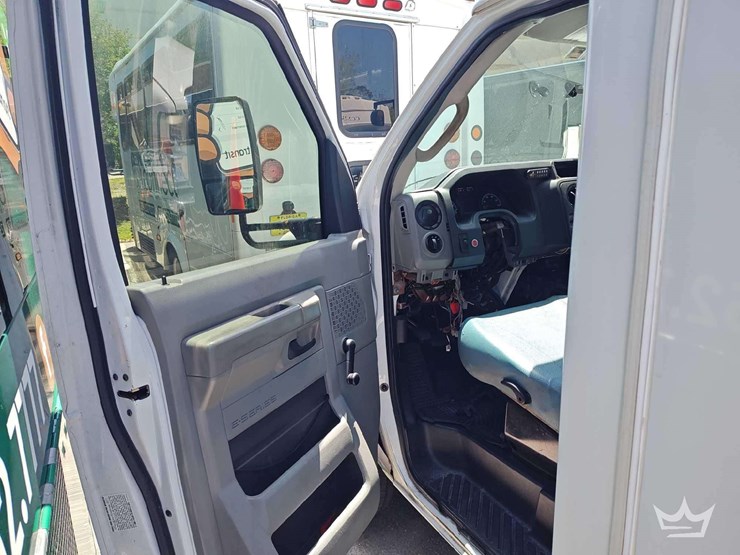 2017-ford-e450-image-7