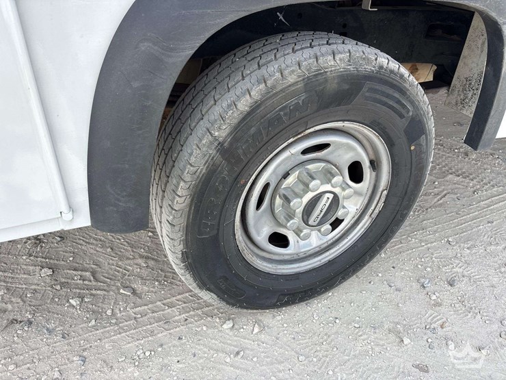 2021-ford-f250-image-37