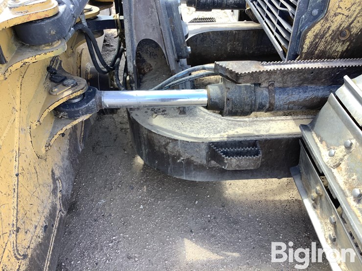 2012-deere-850k-xlt-image-11