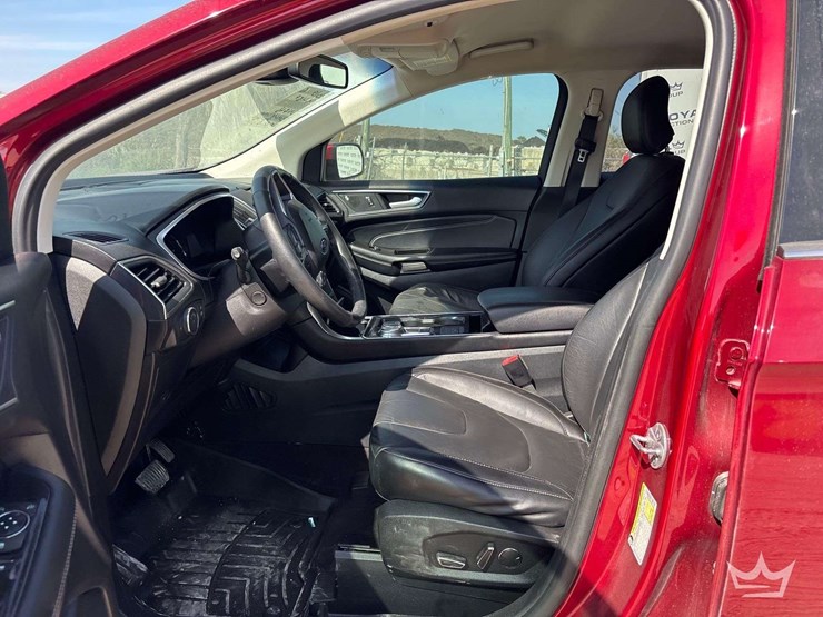 2019-ford-edge-image-12
