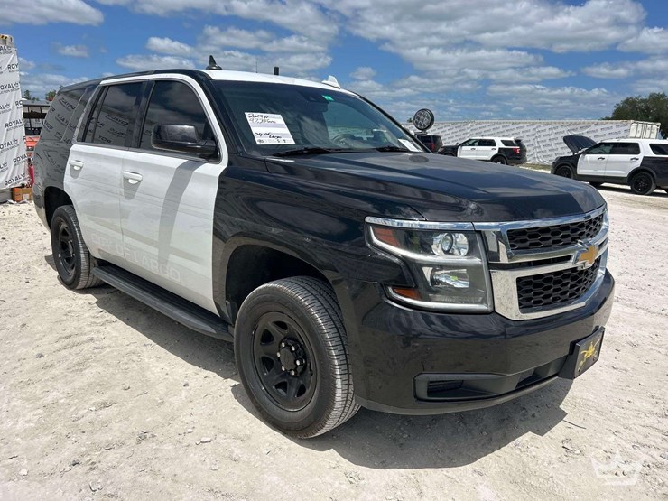 2019-chevrolet-tahoe-image-2