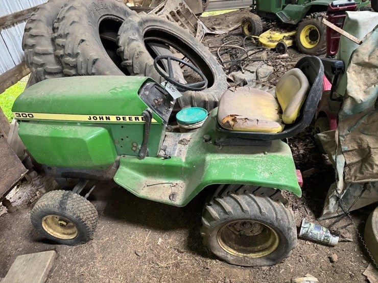 john-deere-300-image-2