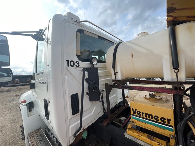 #4020-•-2004-international-truck-with-tree-spade-(has-wi-title)-image-42