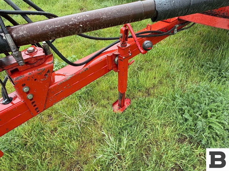 new-holland-580-image-12