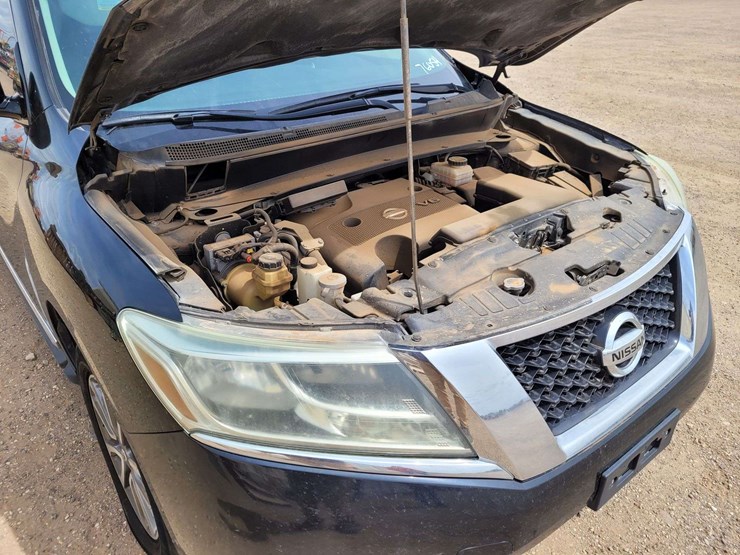 2013-nissan-pathfinder-image-22
