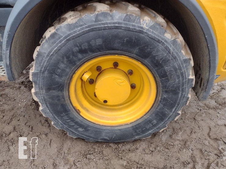 deere-204l-image-14
