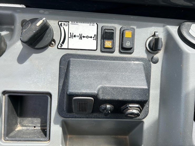 2021-bobcat-e42-image-25