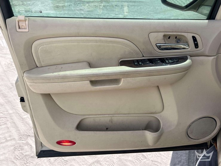 2007-cadillac-escalade-image-10