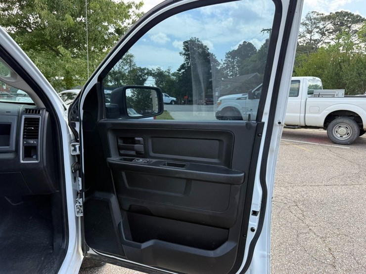 2018-dodge-1500-image-31