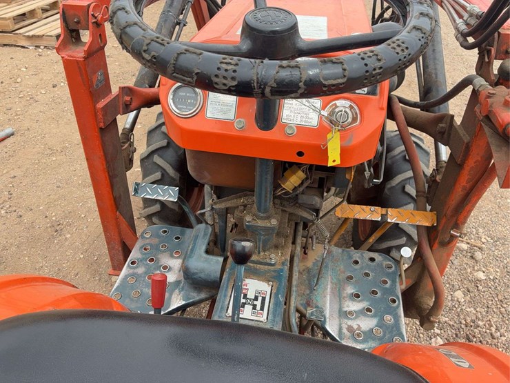 1991-kubota-b7100-image-10