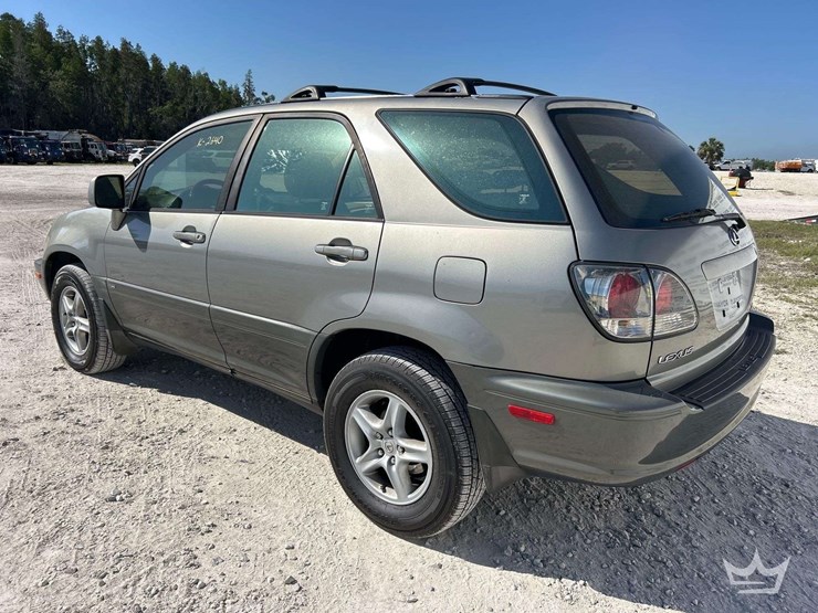 2002-lexus-rx300-image-4
