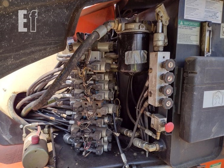 2002-jlg-600ajn-image-35