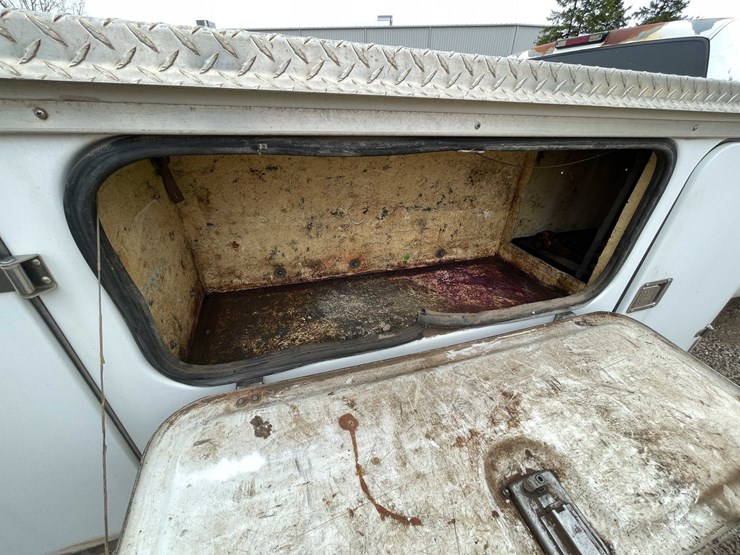 1998-chevrolet-3500-image-25