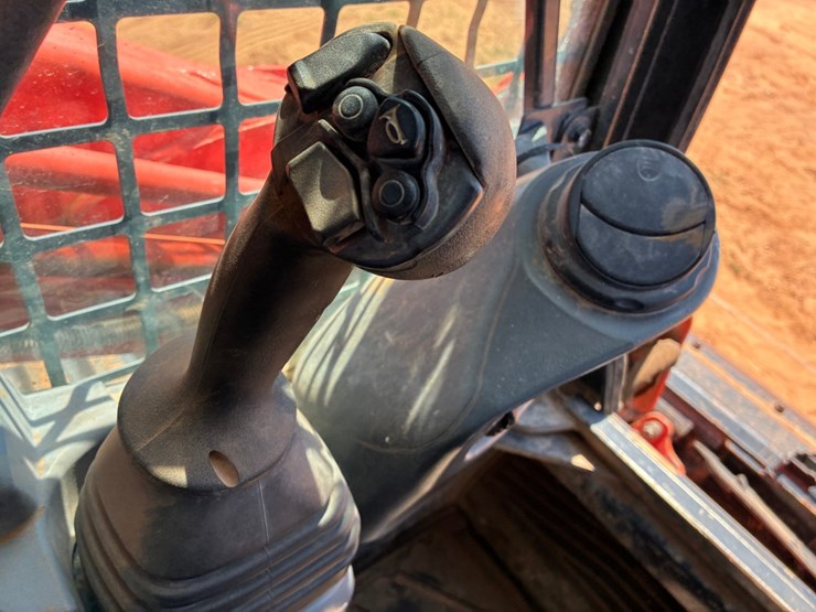 kubota-svl97-2-image-16
