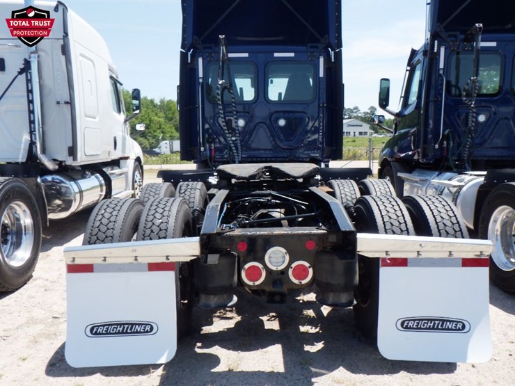 2022-freightliner-cascadia-116-image-7
