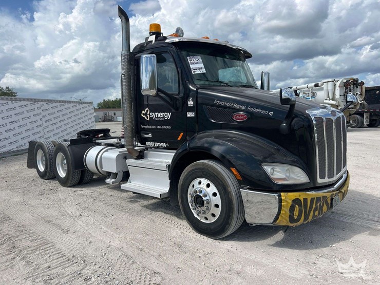 2019-peterbilt-579-image-2