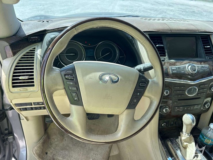 2012-infiniti-qx56-image-10