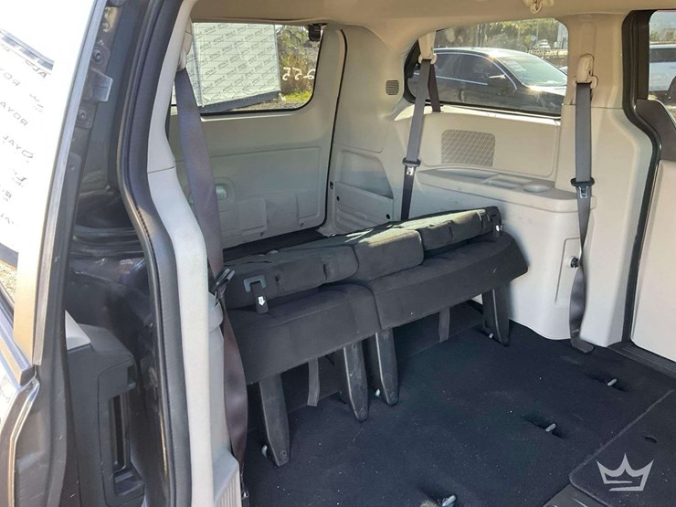 2017-dodge-grand-caravan-image-25