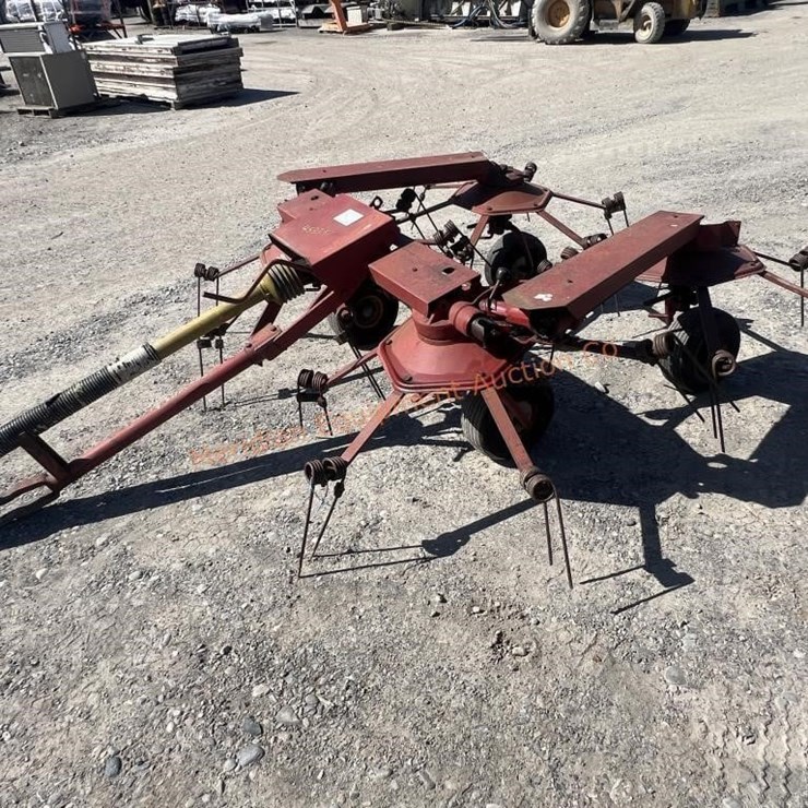 NEW HOLLAND 162