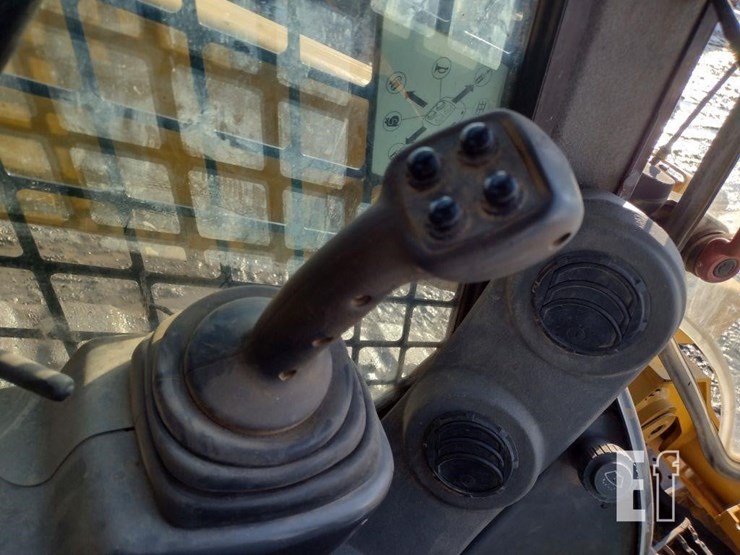 2019-caterpillar-299d2-xhp-image-10