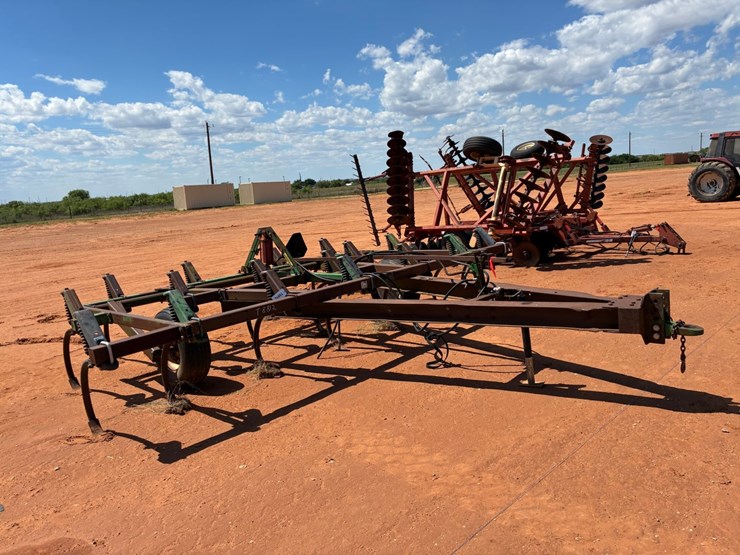 john-deere-610-image-2