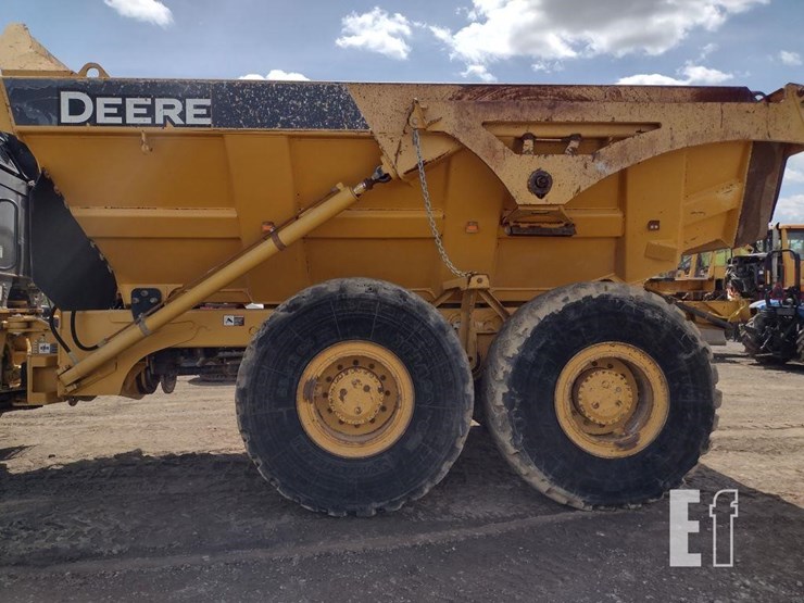deere-300d-image-14