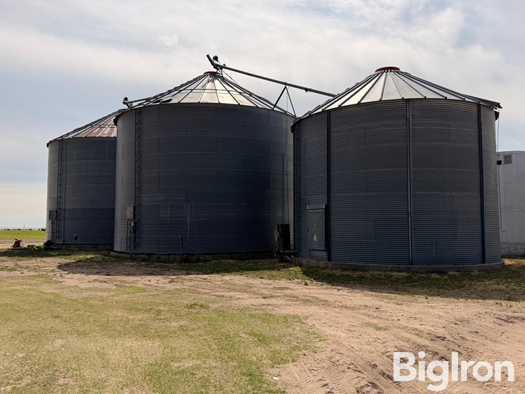 stor-mor-complete-grain-bin-set-up-image-1
