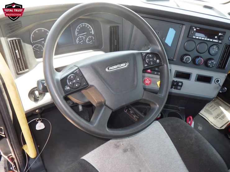 2022-freightliner-cascadia-116-image-13