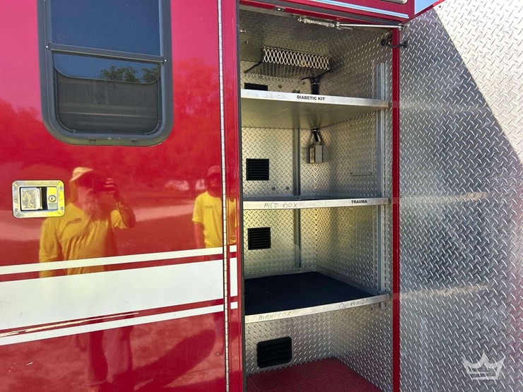 2005-freightliner-fld120-image-27