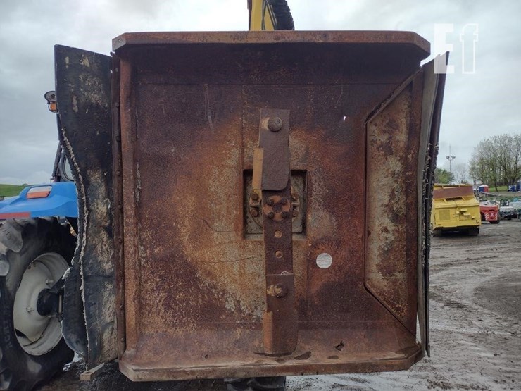2011-new-holland-t6030-image-29