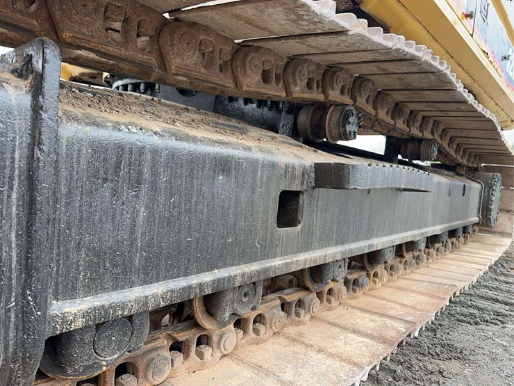 caterpillar-320l-image-11