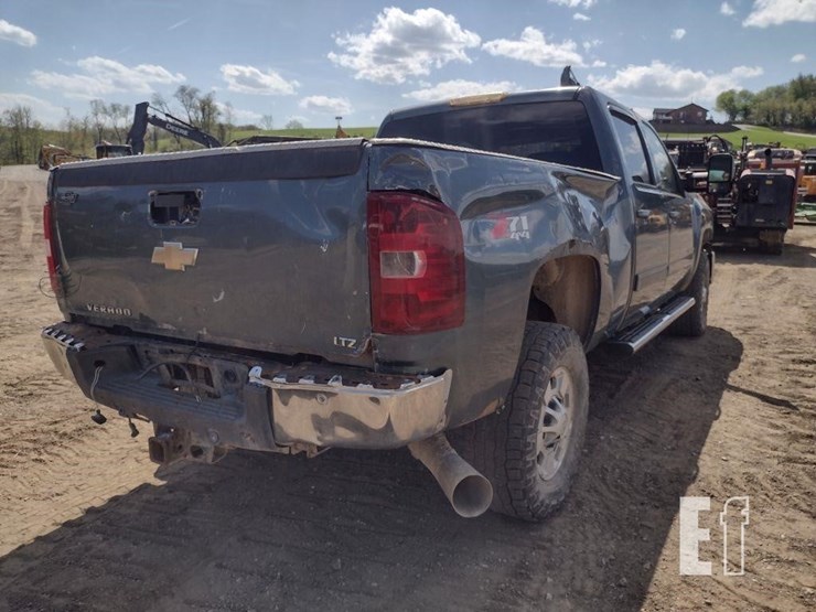 2011-chevrolet-silverado-2500hd-ltz-image-31