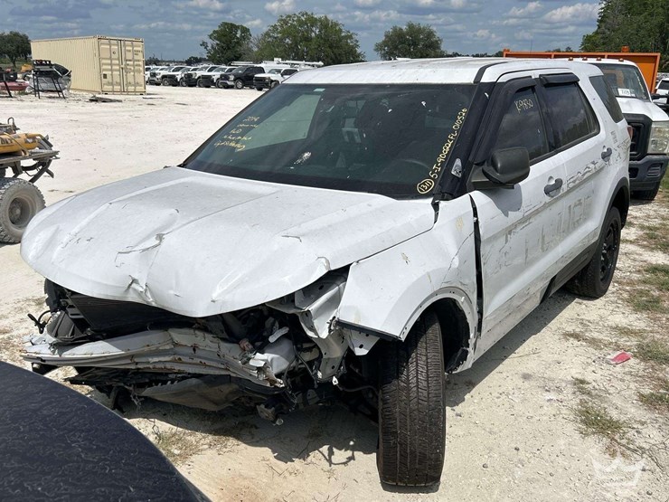 2018-ford-explorer-image-1