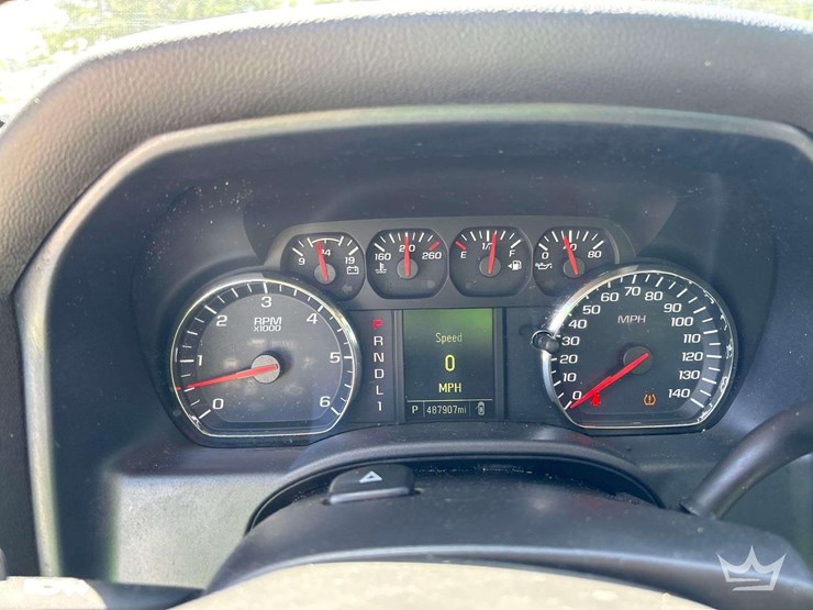 2018-chevrolet-silverado-2500-image-16