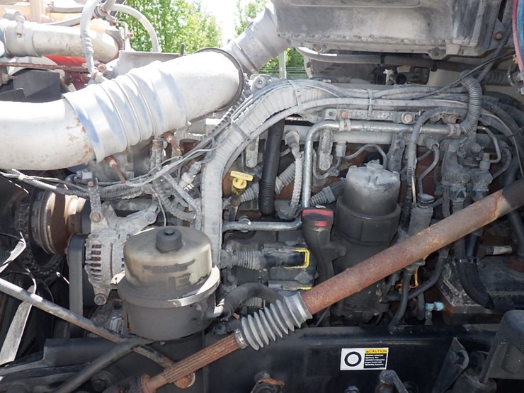 2016-kenworth-t680-image-32