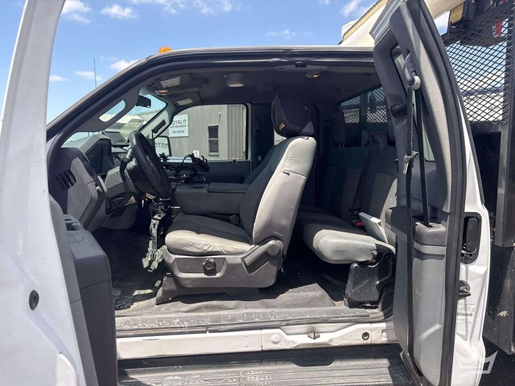 2016-ford-f550-image-26