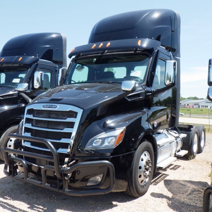 2022 FREIGHTLINER CASCADIA 116