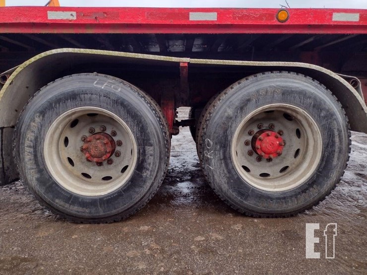 1993-peterbilt-379-image-32