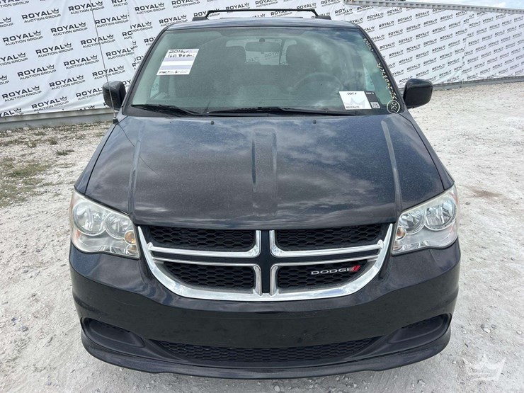 2016-dodge-grand-caravan-image-26