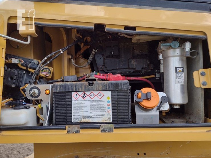 2019-caterpillar-d6k2-xl-image-36