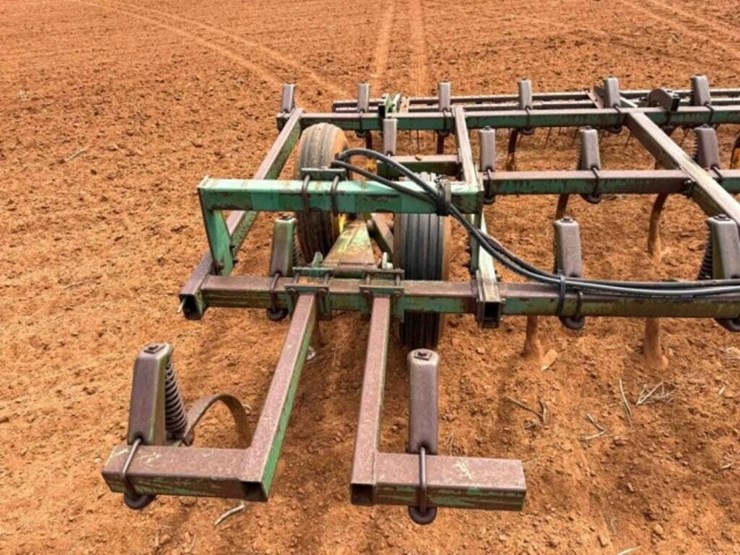 john-deere-4010-image-10
