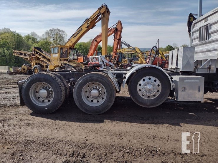 2007-kenworth-w900-image-32